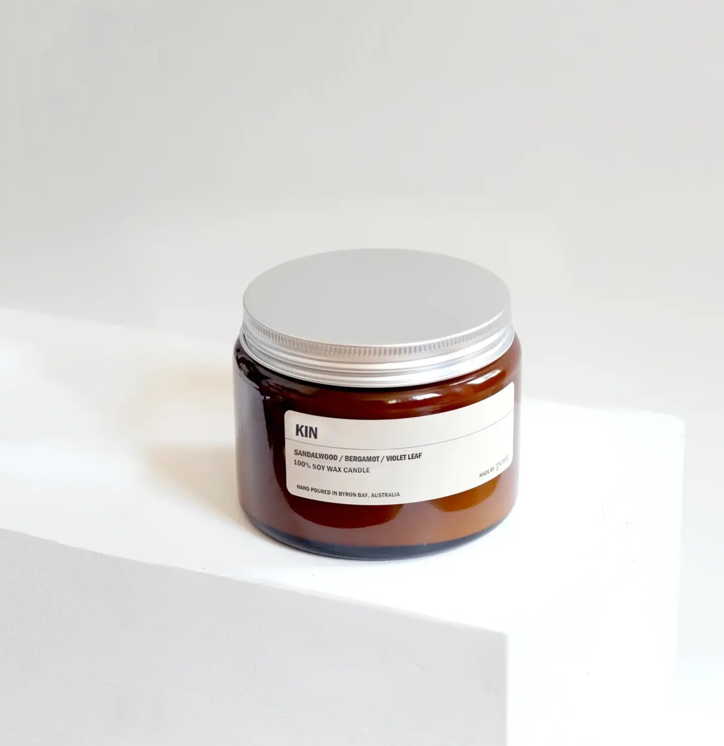 KIN Candle 500g - Willow + Hutch
